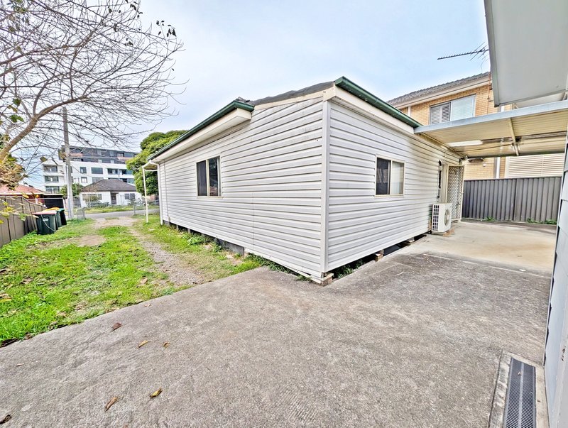 Photo - 21 Peel Street, Canley Heights NSW 2166 - Image 11