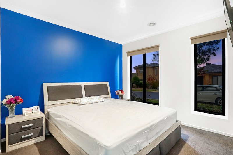 Photo - 21 Penfold Street, Craigieburn VIC 3064 - Image 11