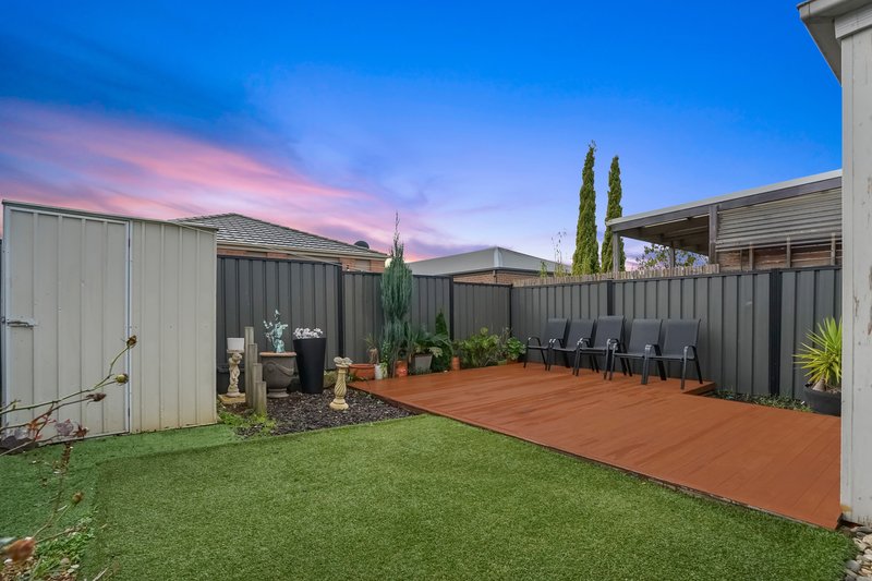 Photo - 21 Penfold Street, Craigieburn VIC 3064 - Image 17