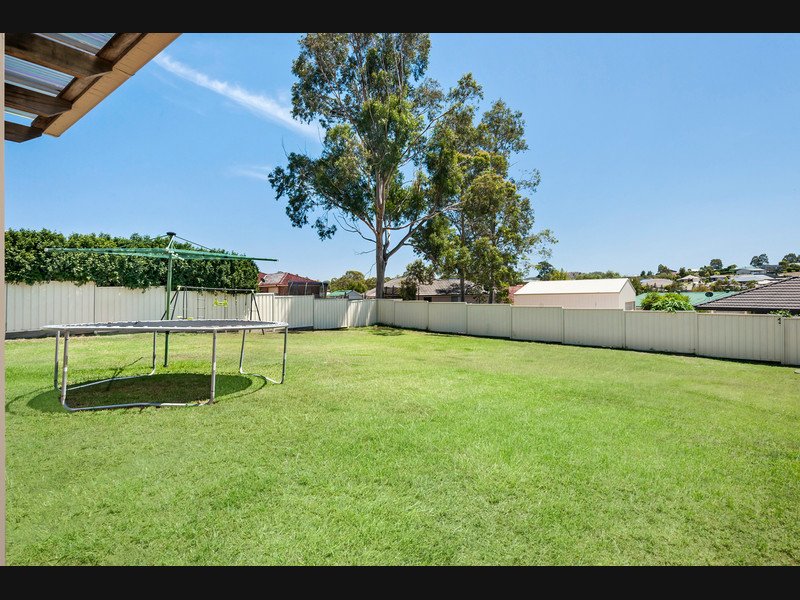 Photo - 21 Peppertree Circuit, Aberglasslyn NSW 2320 - Image 6