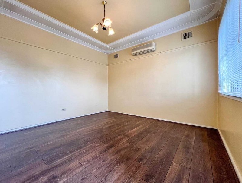 Photo - 21 Phillip Avenue, Cabramatta NSW 2166 - Image 4