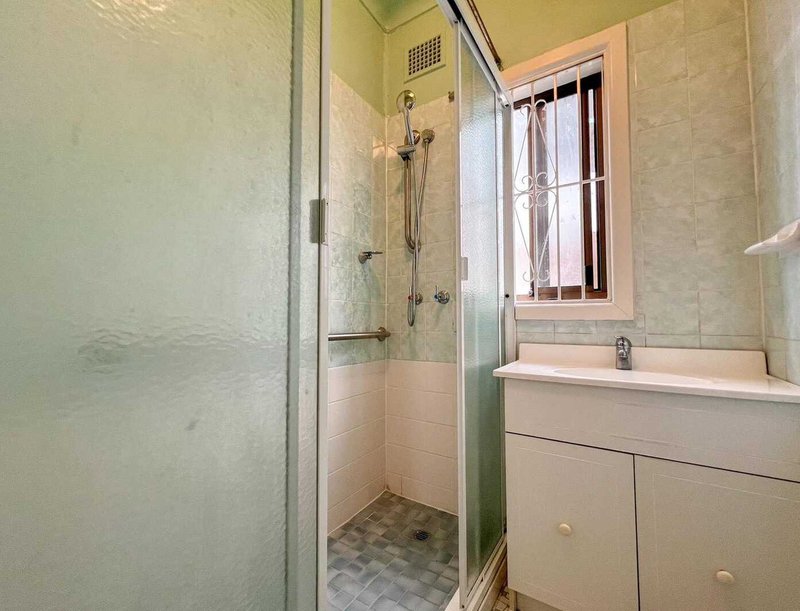 Photo - 21 Phillip Avenue, Cabramatta NSW 2166 - Image 7