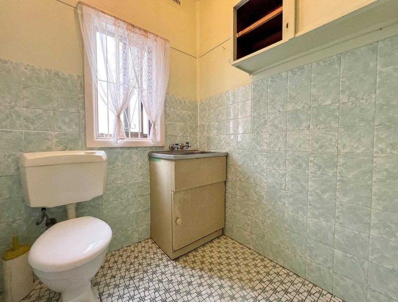Photo - 21 Phillip Avenue, Cabramatta NSW 2166 - Image 8