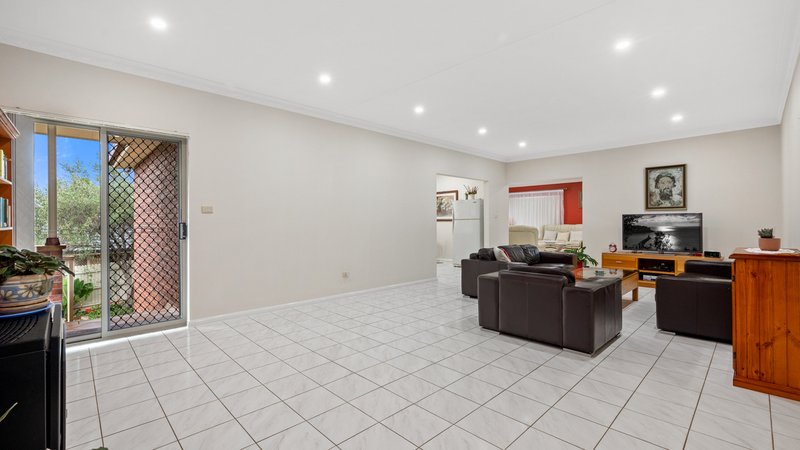 Photo - 21 Pin Oak Place, Narellan Vale NSW 2567 - Image 5