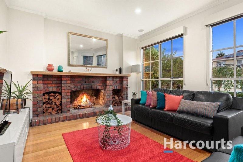 Photo - 21 Pitfield Crescent, Rowville VIC 3178 - Image 4