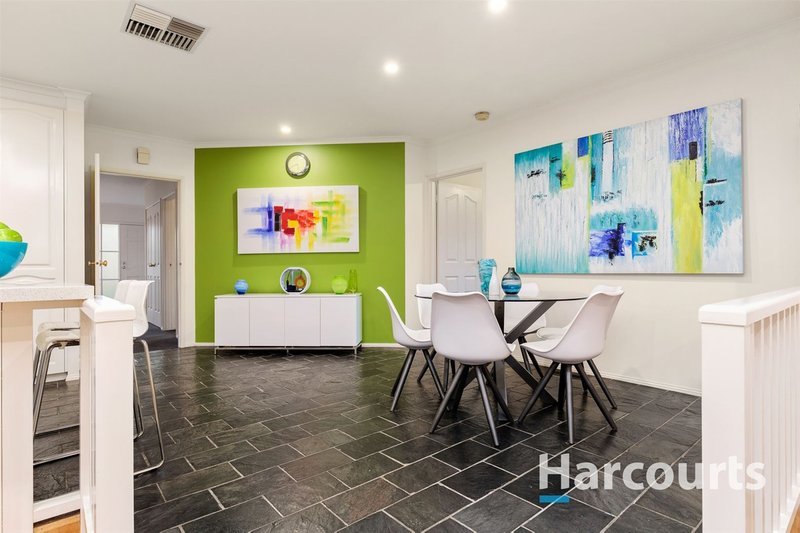 Photo - 21 Pitfield Crescent, Rowville VIC 3178 - Image 8