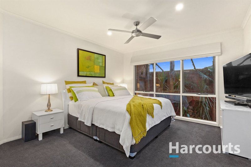 Photo - 21 Pitfield Crescent, Rowville VIC 3178 - Image 11