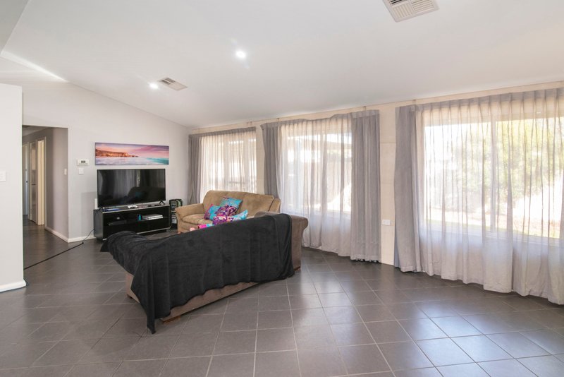 Photo - 21 Plough Crescent, Vasse WA 6280 - Image 4