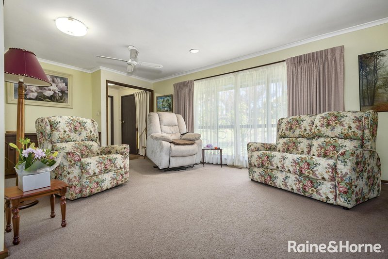 Photo - 21 Pohlman Street, Kyneton VIC 3444 - Image 3