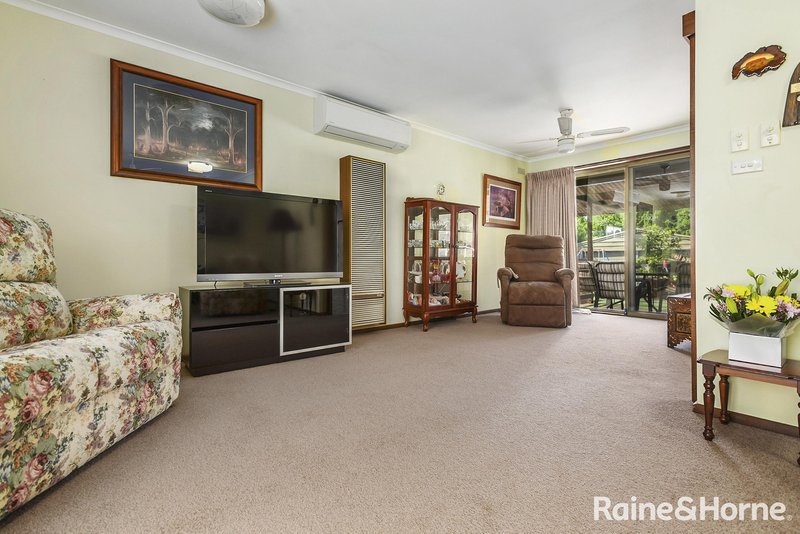 Photo - 21 Pohlman Street, Kyneton VIC 3444 - Image 4