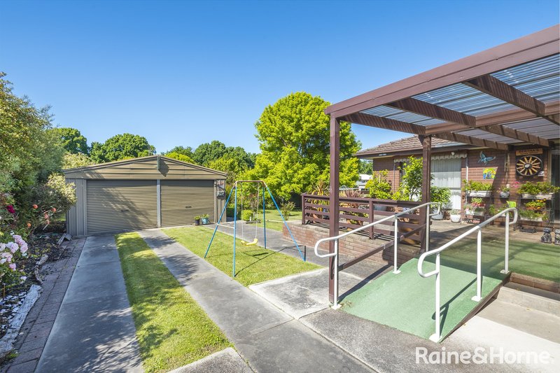 Photo - 21 Pohlman Street, Kyneton VIC 3444 - Image 11