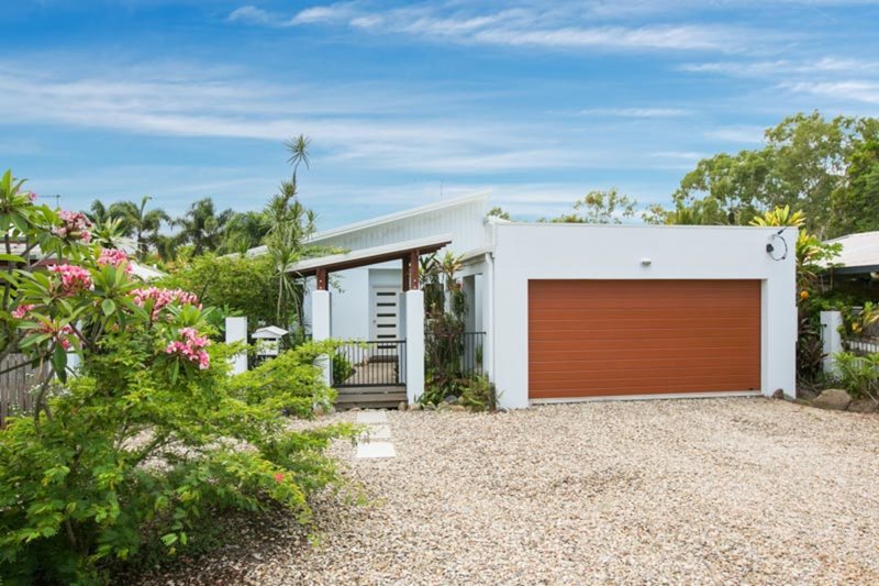 21 Poinsettia Street, Holloways Beach QLD 4878