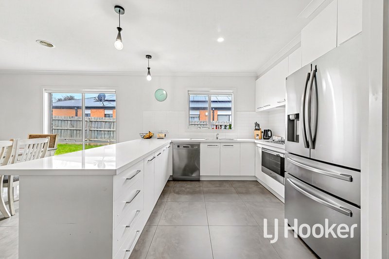 Photo - 21 Pump House Crescent, Clyde VIC 3978 - Image 6