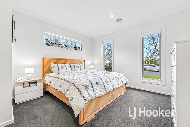 Photo - 21 Pump House Crescent, Clyde VIC 3978 - Image 7