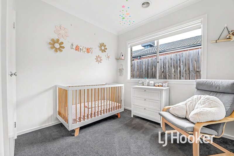 Photo - 21 Pump House Crescent, Clyde VIC 3978 - Image 9