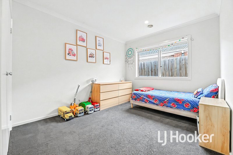 Photo - 21 Pump House Crescent, Clyde VIC 3978 - Image 11
