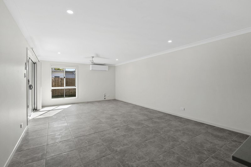 Photo - 21 Radiant Circuit, Morayfield QLD 4506 - Image 5