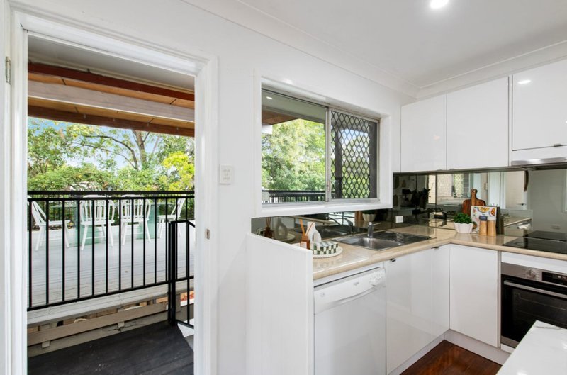 Photo - 21 Raintree Street, Mansfield QLD 4122 - Image 10