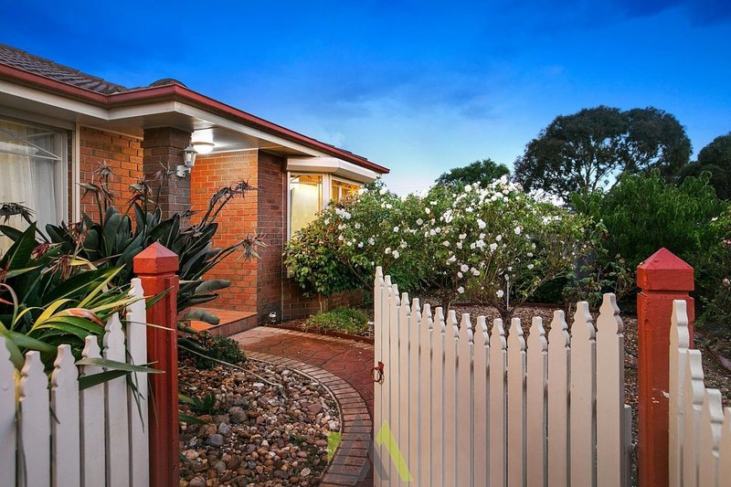 Photo - 21 Raleon Avenue, Frankston South VIC 3199 - Image 2