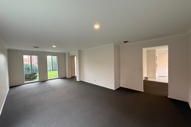 Photo - 21 Range View Terrace, Bulleen VIC 3105 - Image 2