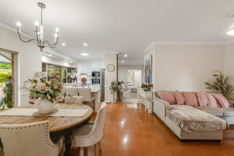 Photo - 21 Rebecca Street, Glenvale QLD 4350 - Image 11