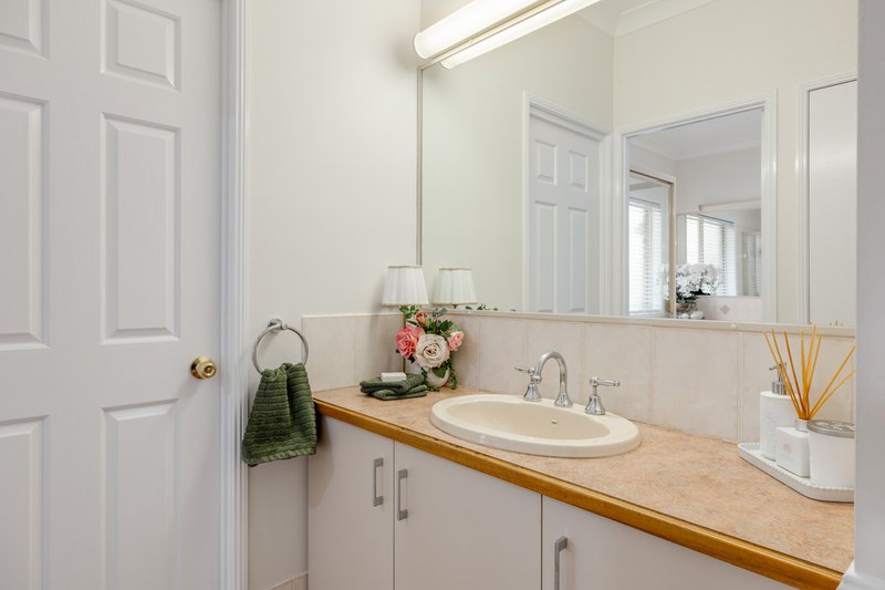 Photo - 21 Rebecca Street, Glenvale QLD 4350 - Image 18