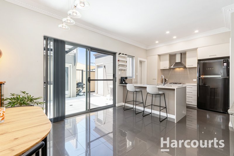 Photo - 21 Redfern Bend, Clarkson WA 6030 - Image 9