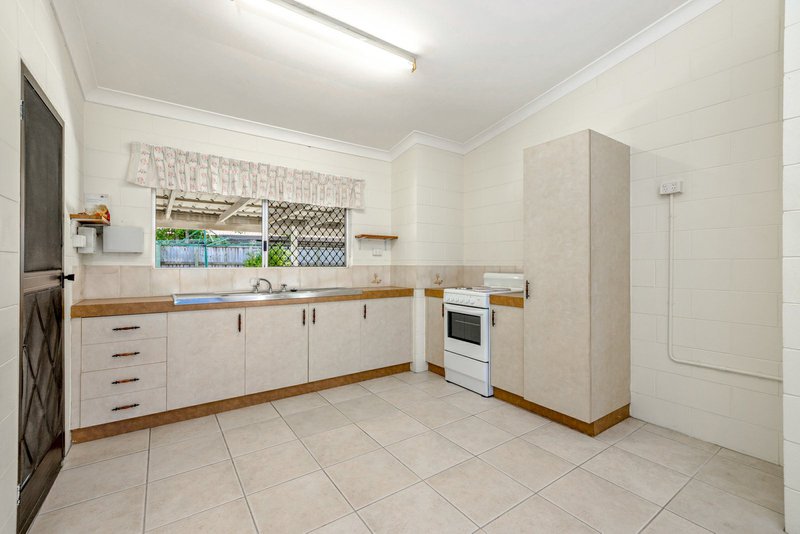 Photo - 2/1 Redwood Street, Whitfield QLD 4870 - Image 5