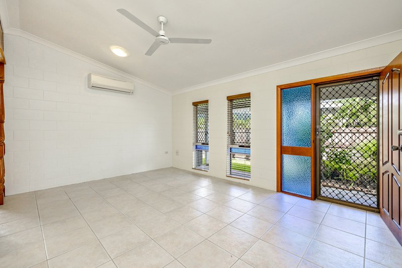 Photo - 2/1 Redwood Street, Whitfield QLD 4870 - Image 6