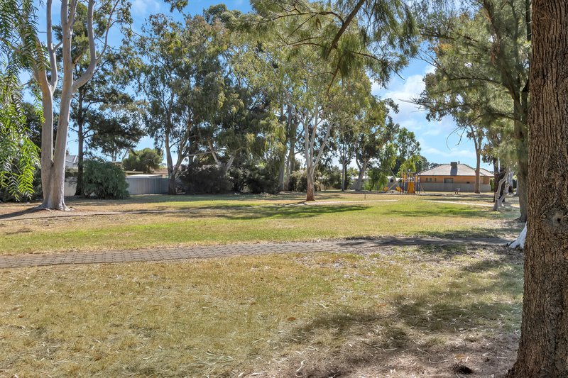 Photo - 21 Resthaven Drive, Parafield Gardens SA 5107 - Image 5