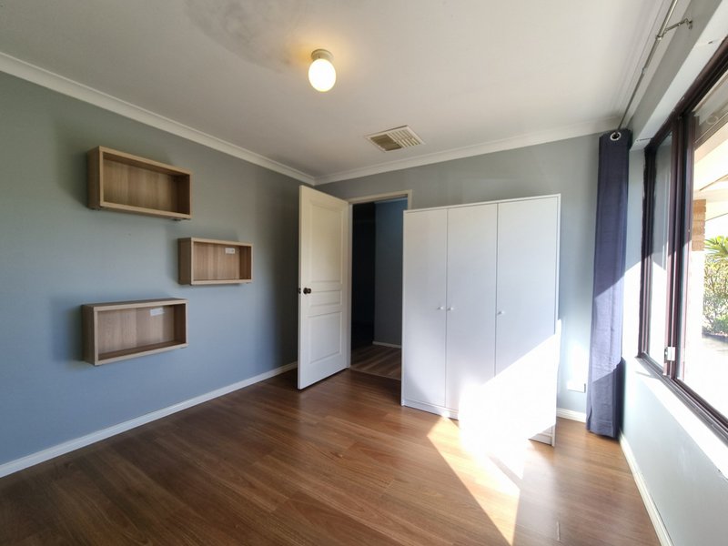 Photo - 21 Reveley Close, Seville Grove WA 6112 - Image 7