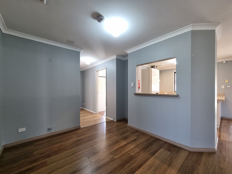Photo - 21 Reveley Close, Seville Grove WA 6112 - Image 8