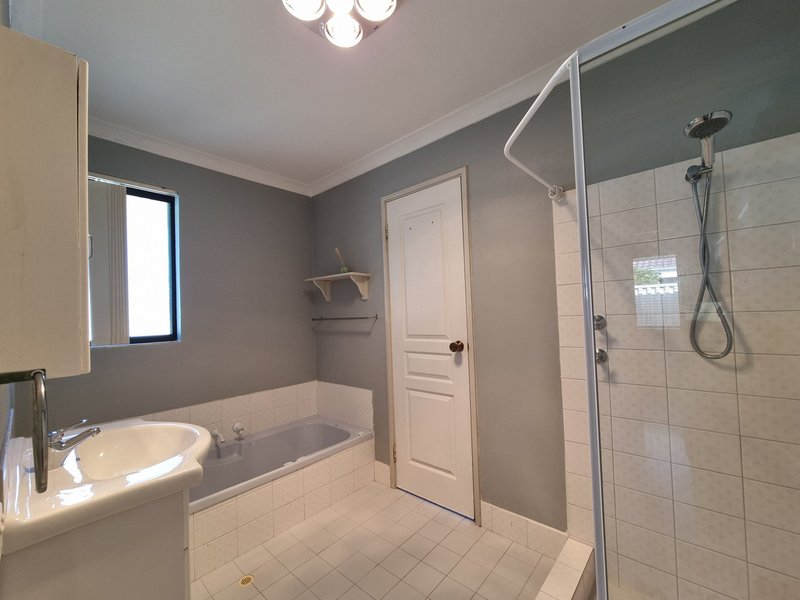 Photo - 21 Reveley Close, Seville Grove WA 6112 - Image 13