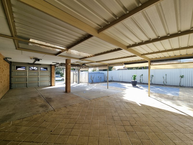 Photo - 21 Reveley Close, Seville Grove WA 6112 - Image 20