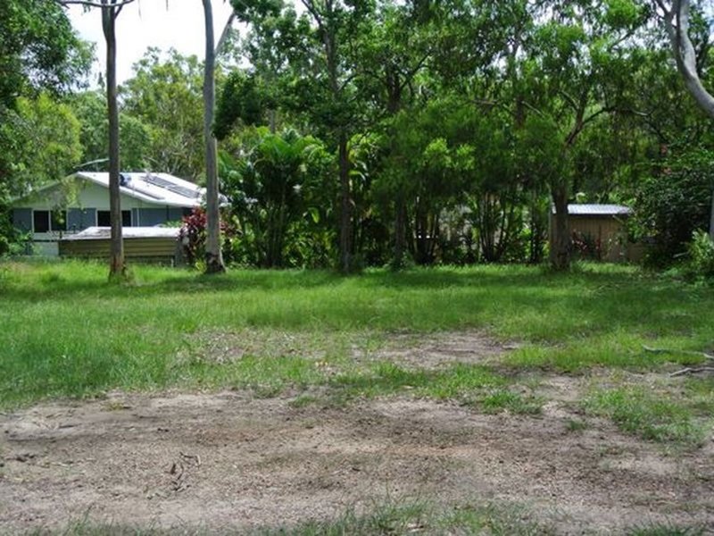 21 Rhodes Street, Macleay Island QLD 4184