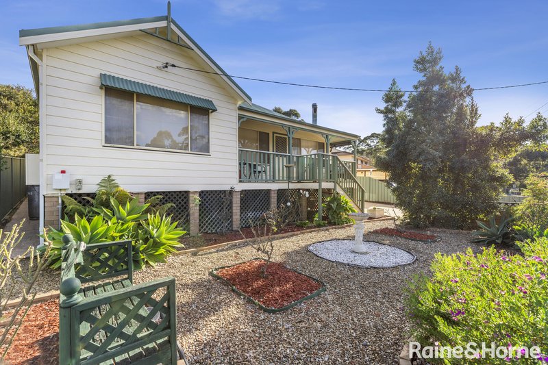 21 River Road, Lake Tabourie NSW 2539