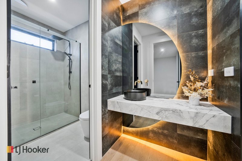 Photo - 21 Riverglen Drive, Craigieburn VIC 3064 - Image 20