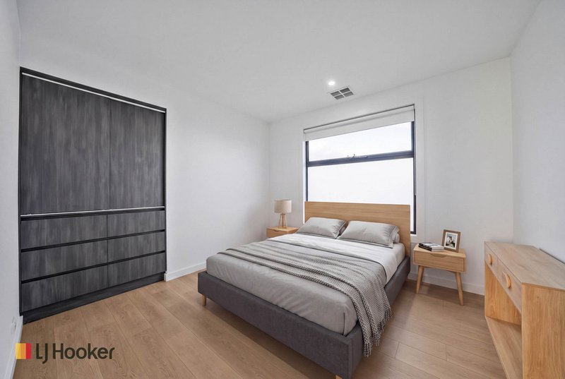 Photo - 21 Riverglen Drive, Craigieburn VIC 3064 - Image 22