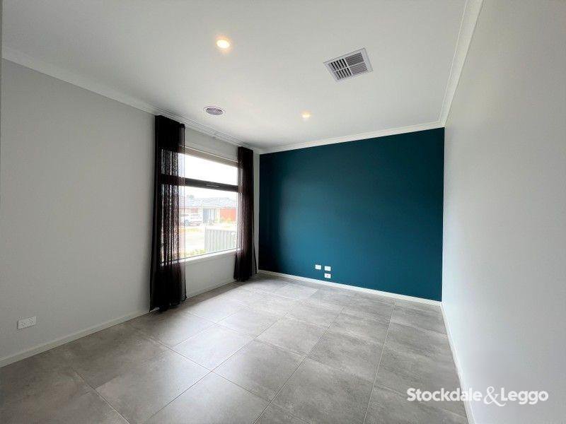 Photo - 21 Riverine Street, Wollert VIC 3750 - Image 3