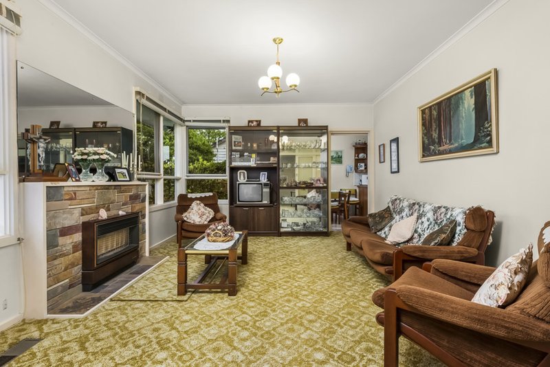 Photo - 21 Roberts Street, Glen Waverley VIC 3150 - Image 2