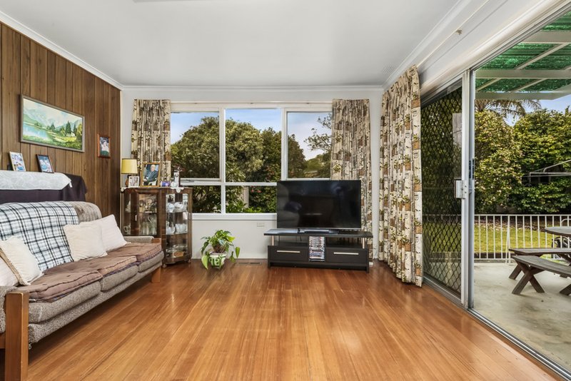 Photo - 21 Roberts Street, Glen Waverley VIC 3150 - Image 5