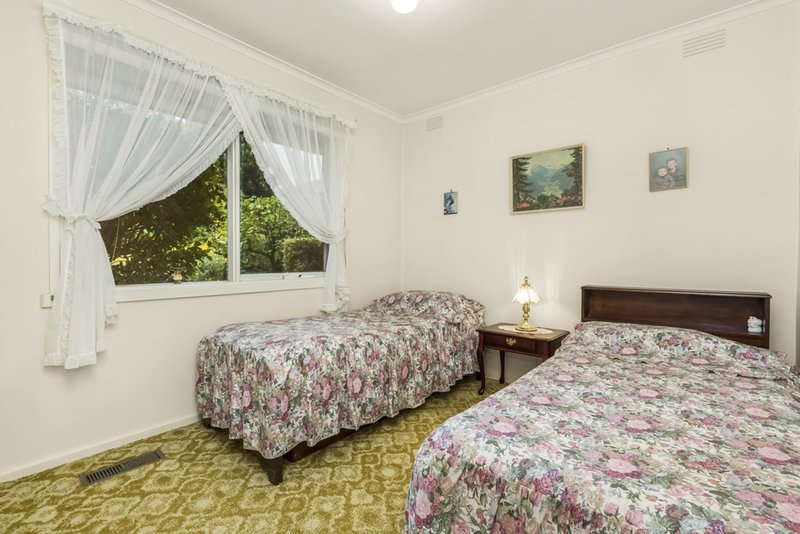 Photo - 21 Roberts Street, Glen Waverley VIC 3150 - Image 7