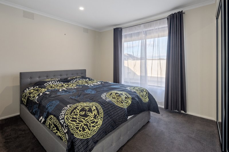 Photo - 2/1 Rochdale Square, Lalor VIC 3075 - Image 7