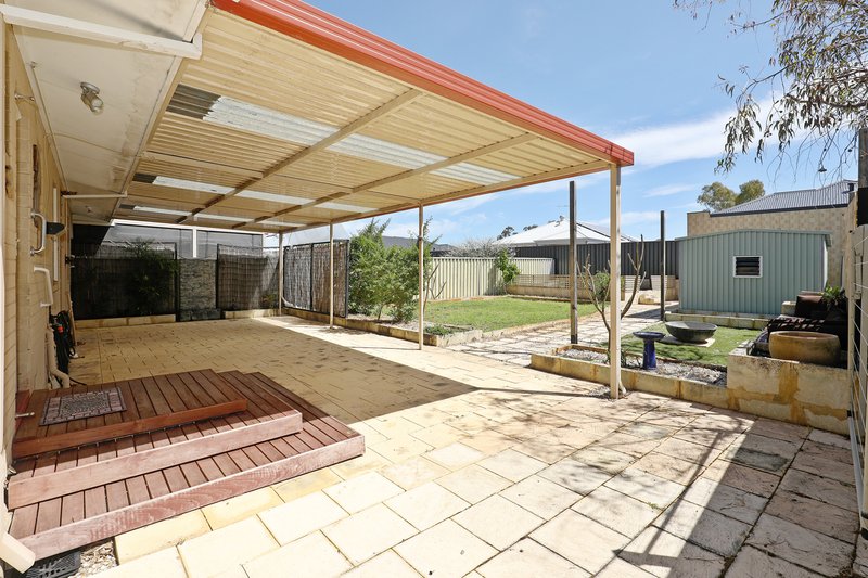 Photo - 21 Rochford Way, Girrawheen WA 6064 - Image 16