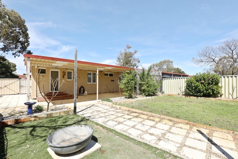 Photo - 21 Rochford Way, Girrawheen WA 6064 - Image 22