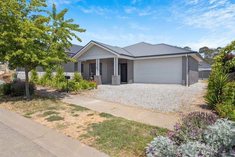 Photo - 21 Rochfort Street, Mount Barker SA 5251 - Image 2