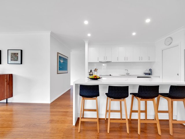 Photo - 21 Roderick Close, Cowes VIC 3922 - Image 4