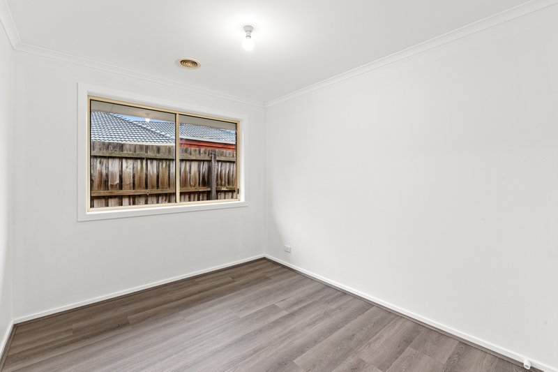 Photo - 21 Rolain Avenue, South Morang VIC 3752 - Image 11