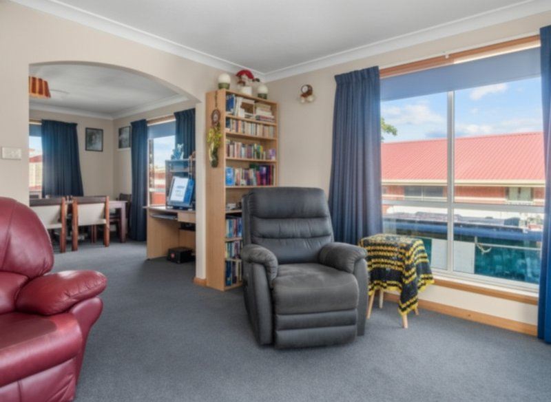 Photo - 21 Rothesay Close, Newnham TAS 7248 - Image 4