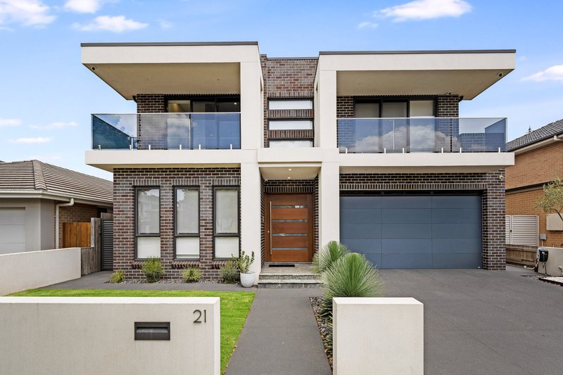 Photo - 21 Rowe Drive, Potts Hill NSW 2143 - Image 1